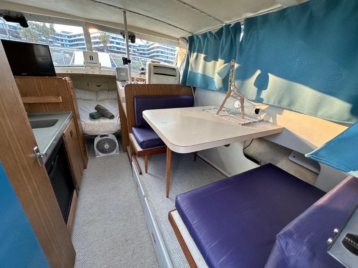 Hotel !!Boat With Ac In Port Forum 2 Bikes Included!! Sant Adria de Besos Exterior foto